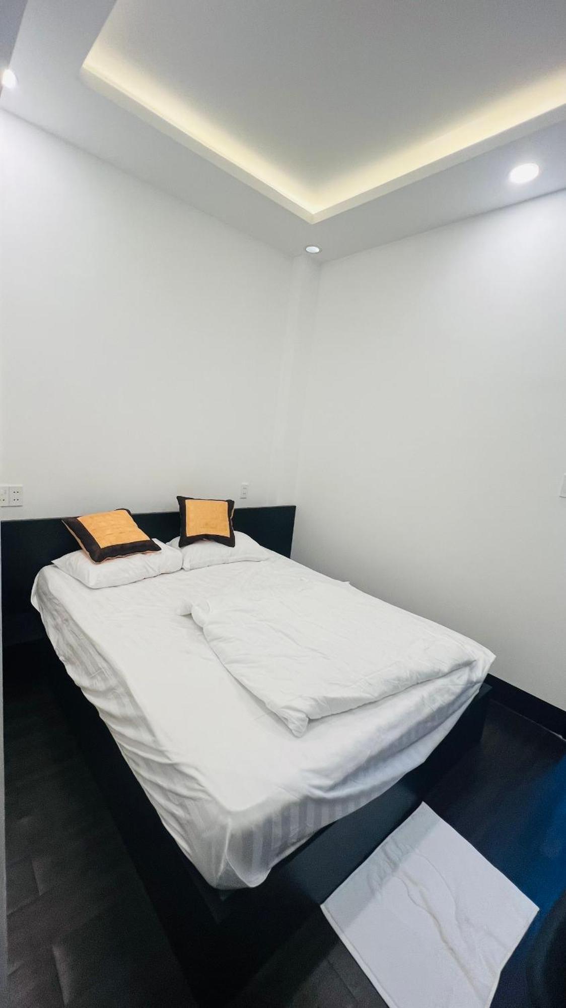Victoria 2* TP. Hồ Chí Minh