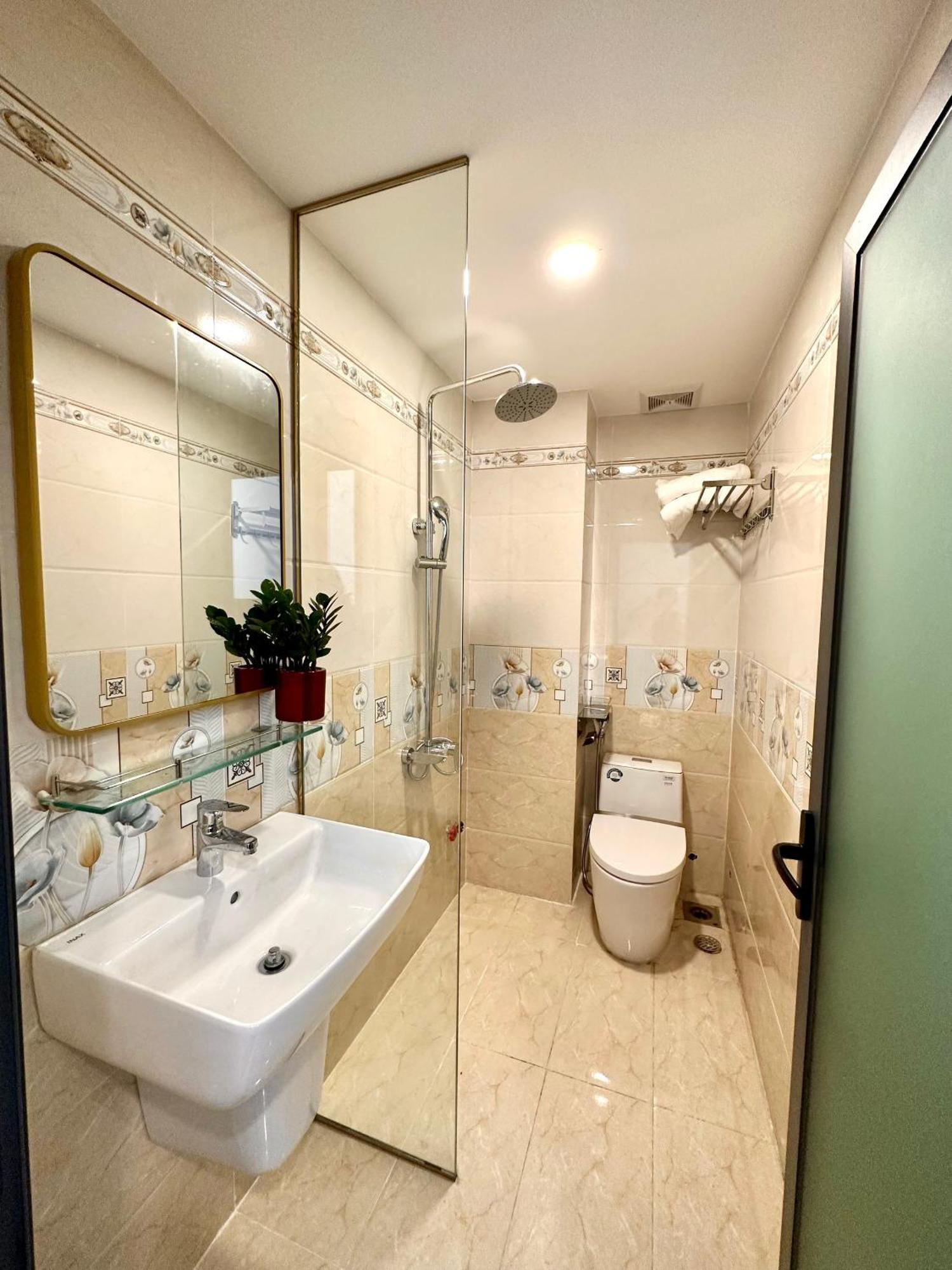 Khách sạn Victoria 2*